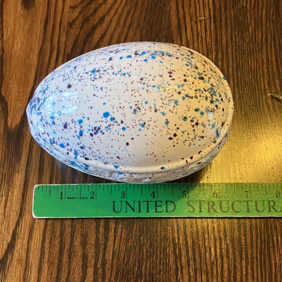 Gorgeous Vintage 1968 Easter Egg Decor - Picture 6 of 7